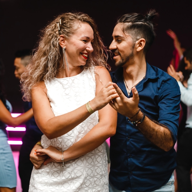 Sizzling Salsa - lesrooster